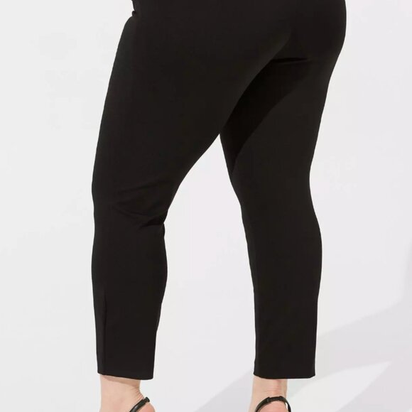 Torrid Pull-On Luxe Ponte Pencil Pant, black, size 1 S 14/16 short petite! - Picture 4 of 4